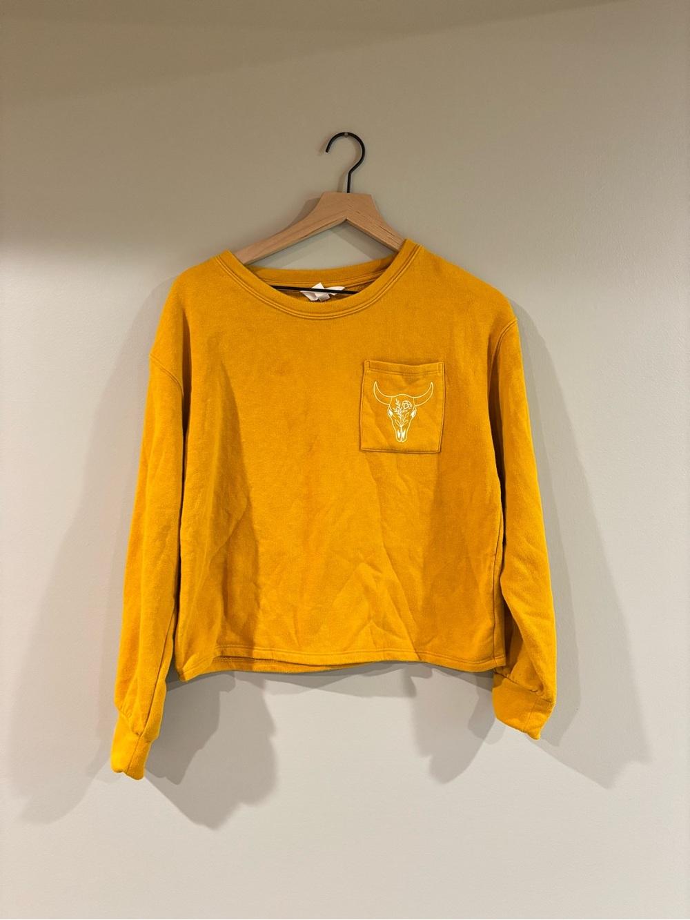Western crewneck xsmall women’s - western yellow sweater bull head
